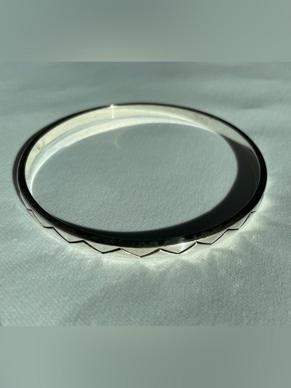 Vintage Style Silver Tone Chevron Bangle Bracelet Boho Minimalist